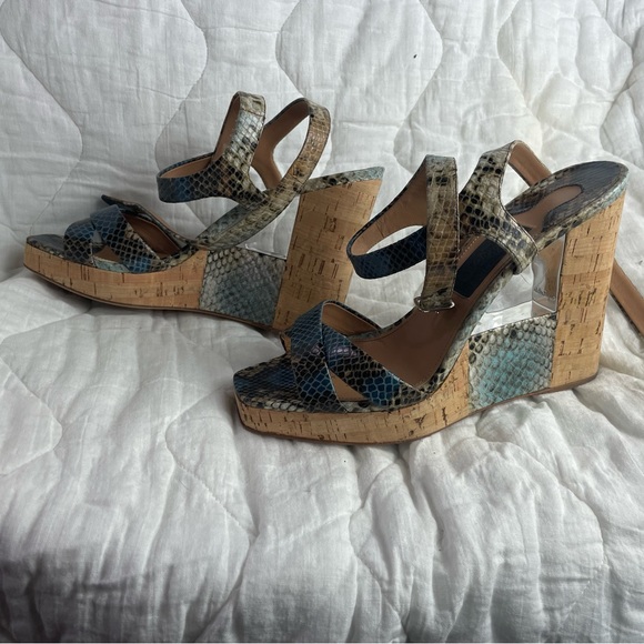 Ferragamo snake skin heels - Picture 4 of 6